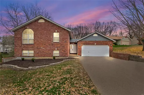 4 Witten Ct, Saint Charles, MO 63301