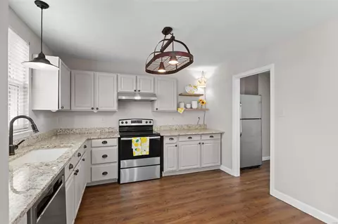 Kitchen - 299 Windy Acres Estates Dr, Ballwin, MO 63021 photo 4 of 4