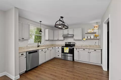 Kitchen - 299 Windy Acres Estates Dr, Ballwin, MO 63021 photo 2 of 4