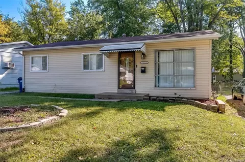 10520 Lord Dr, Saint Louis, MO 63136