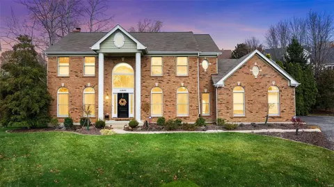 12643 Waterford Place Ct, Saint Louis, MO 63131