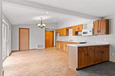 Living - 2325 Oak Dr, O'fallon, MO 63368 photo 6 of 7