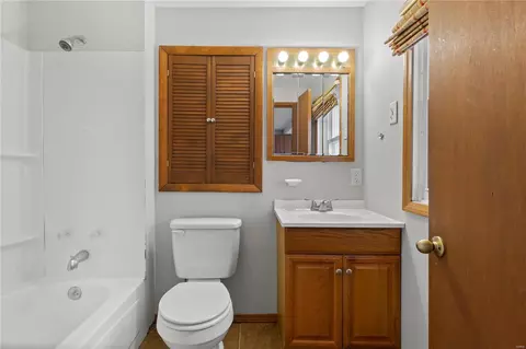Bath - 2325 Oak Dr, O'fallon, MO 63368 photo 2 of 3