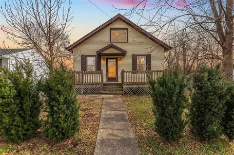 2314 Gaebler Ave, Overland, MO 63114