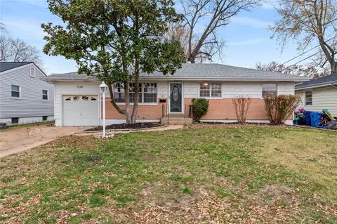 85 Pompano Ln, Florissant, MO 63031