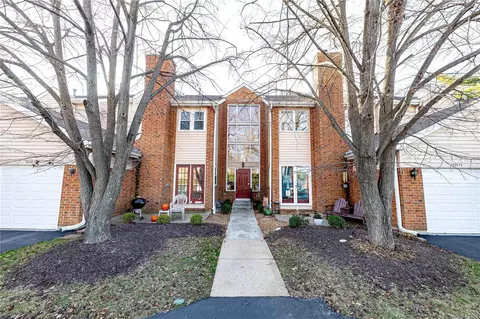 1300 Holgate Dr #G2, Ballwin, MO 63021