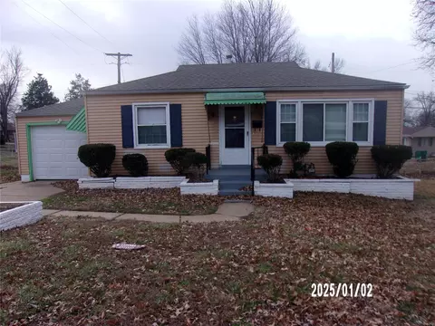 10125 Cabot Dr, Saint Louis, MO 63137
