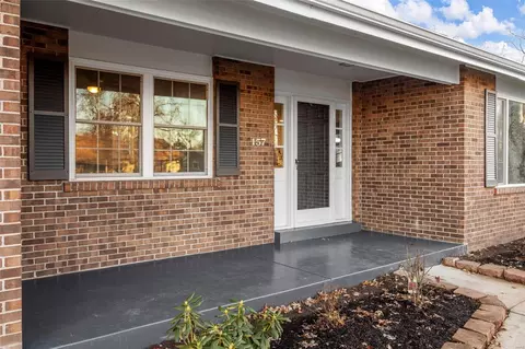 157 Rue Grand Dr, Lake Saint Louis, MO 63367