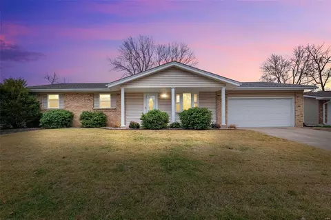 2904 Westminister Dr, Saint Charles, MO 63301