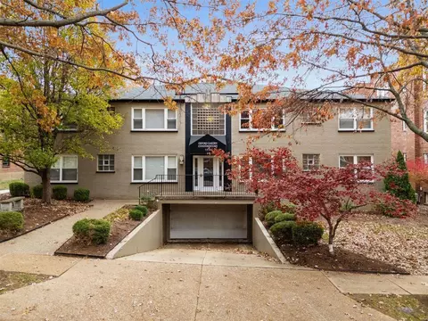 7514 Oxford Dr #2, Clayton, MO 63105