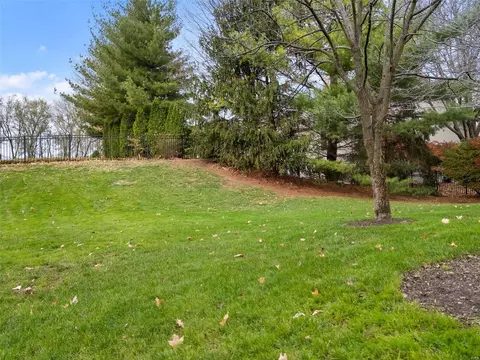 237 E Governor Pl, Saint Charles, MO 63301 photo 8