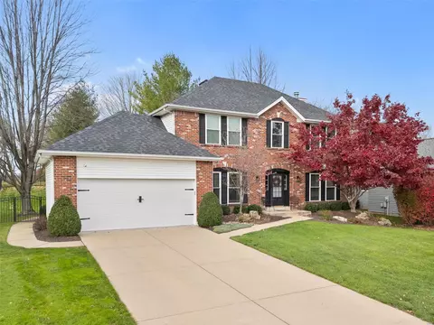 237 E Governor Pl, Saint Charles, MO 63301 photo 3