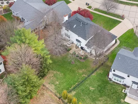 237 E Governor Pl, Saint Charles, MO 63301 photo 13