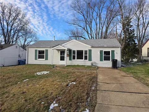 9831 Vickie Pl, Saint Louis, MO 63136