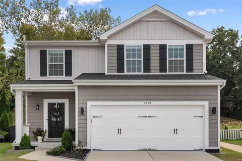 7383 Tournament Dr, Oakville, MO 63129