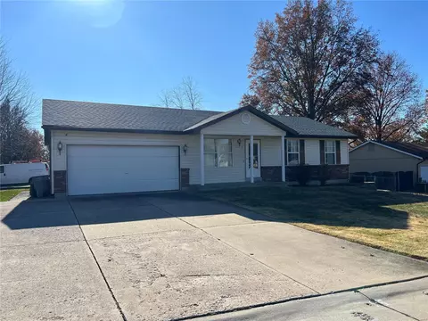 Exterior - 2 Karington Ct, O'fallon, MO 63368 photo 6 of 7