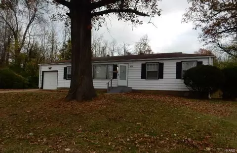 9954 Hayward Dr, Saint Louis, MO 63137