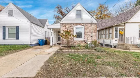 3122 Walter Ave, Saint Louis, MO 63143