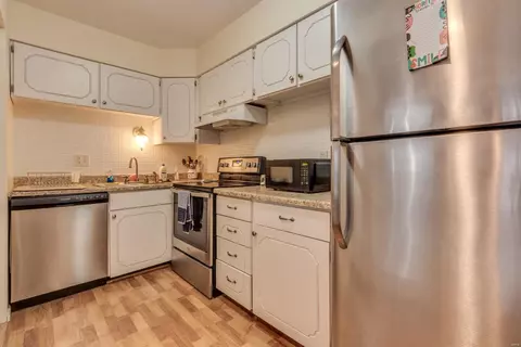 3107 Garnette Dr #D8, Bridgeton, MO 63044 photo 5