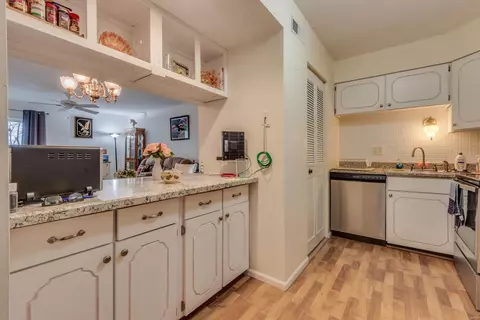 3107 Garnette Dr #D8, Bridgeton, MO 63044 photo 4