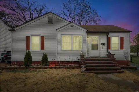 3717 Saint Bridget Ln, Saint Ann, MO 63074