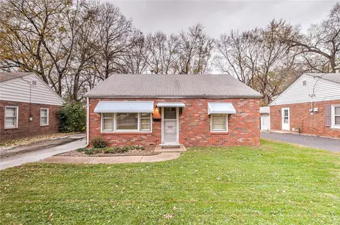 1045 N New Florissant Rd, Florissant, MO 63031