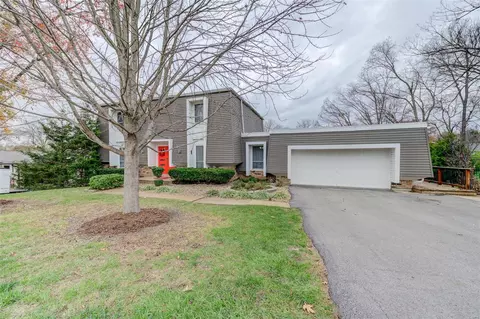 609 Forrester Dr, Manchester, MO 63011