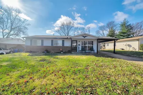 11079 Whitehall Manor Dr, Bridgeton, MO 63044