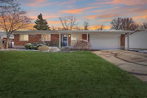 1408 Jaywood Dr, Saint Louis, MO 63146