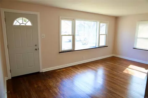 Living - 6325 Everett Dr, Saint Louis, MO 63134 photo 1 of 5