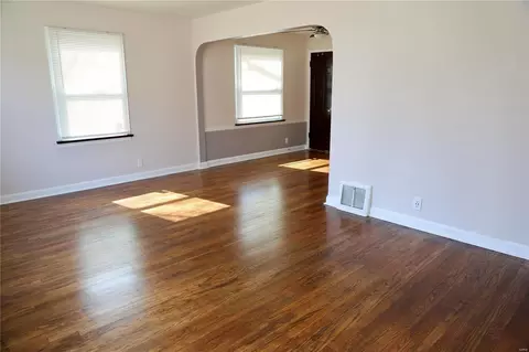 Living - 6325 Everett Dr, Saint Louis, MO 63134 photo 2 of 5