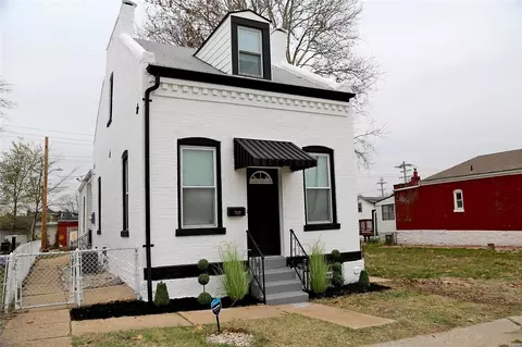 7921 Water St, Saint Louis, MO 63111