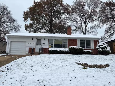 7075 S Villanova Dr, Saint Louis, MO 63123