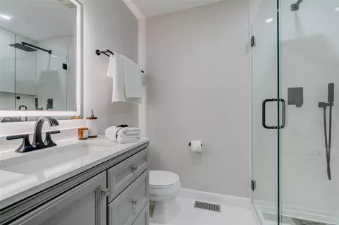 Bath - 460 Fall River Ln, Saint Charles, MO 63304 photo 1 of 3