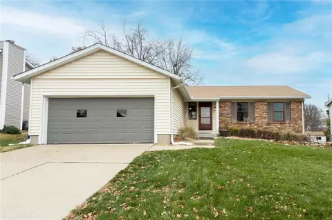 12471 Marine Ave, Maryland Heights, MO 63043