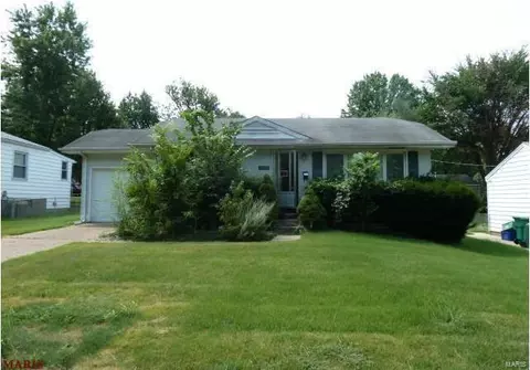 1246 Darr Dr, Saint Louis, MO 63137