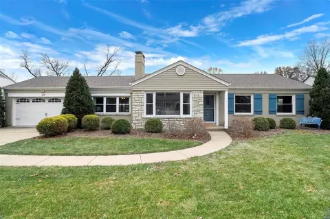 338 Camellia Dr, Saint Louis, MO 63119