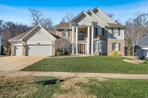 655 Southern Hills Dr, Eureka, MO 63025