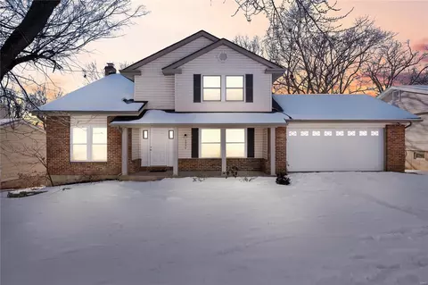 2956 Spring Water Dr, Saint Louis, MO 63129