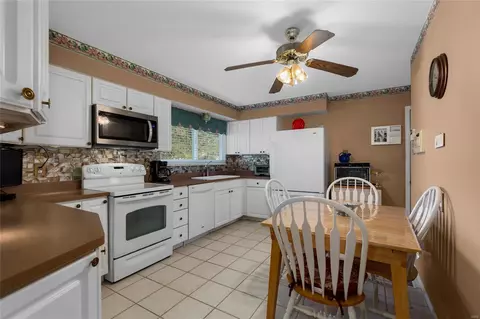 469 Chamberlin Dr, Manchester, MO 63021 photo 4