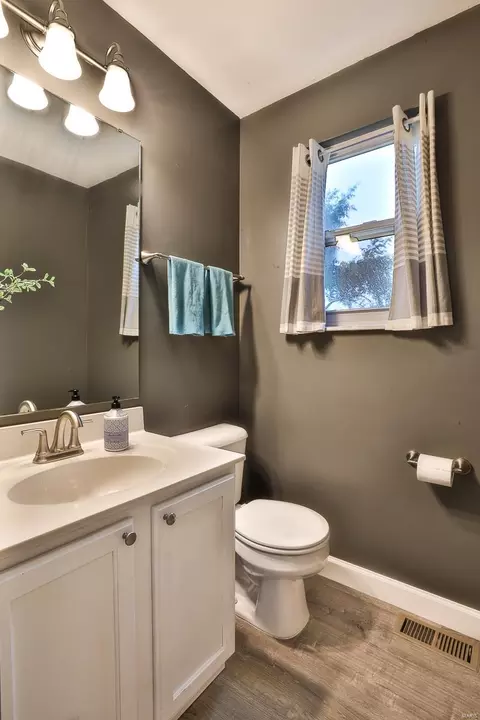 Bath - 25 Red Cedar Parc Ct, O'fallon, MO 63368 photo 1 of 3