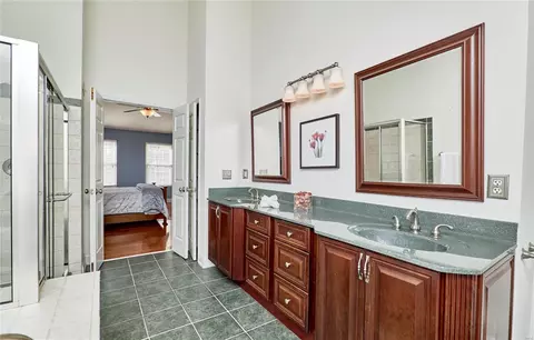 Bath - 15959 Forest Valley Dr, Ballwin, MO 63021 photo 4 of 7