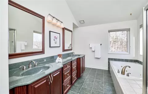 Bath - 15959 Forest Valley Dr, Ballwin, MO 63021 photo 2 of 7