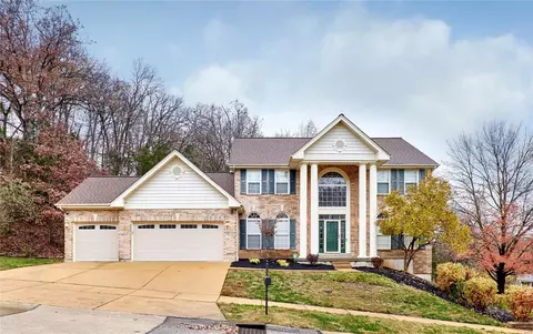 15959 Forest Valley Dr, Ballwin, MO 63021