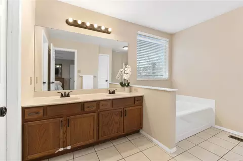 2452 Hickory Manor Dr, Wildwood, MO 63011 photo 18