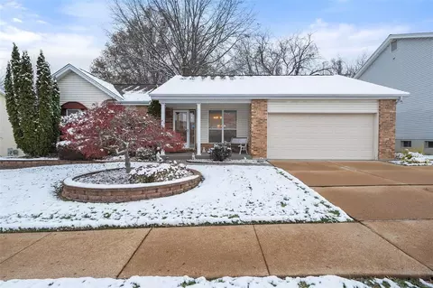 5809 Morning Field Pl, Saint Louis, MO 63128