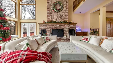 Living - 1125 Wood Summit Rd, Ellisville, MO 63021 photo 5 of 8