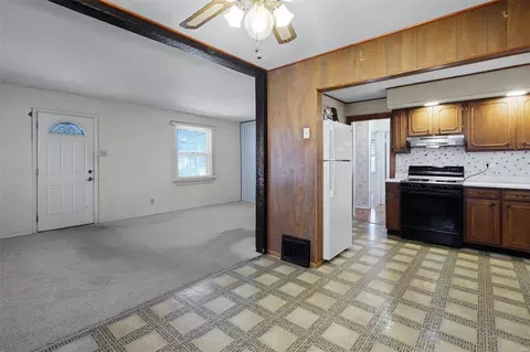 9422 Upland Dr, Affton, MO 63123 photo 8