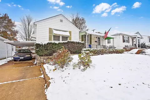 9422 Upland Dr, Affton, MO 63123 photo 2