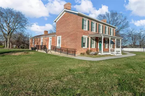 Exterior - 1053 Feise Rd, O'fallon, MO 63368 photo 2 of 15